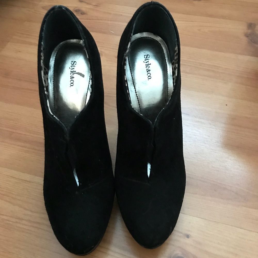 Black stiletto shoe booties